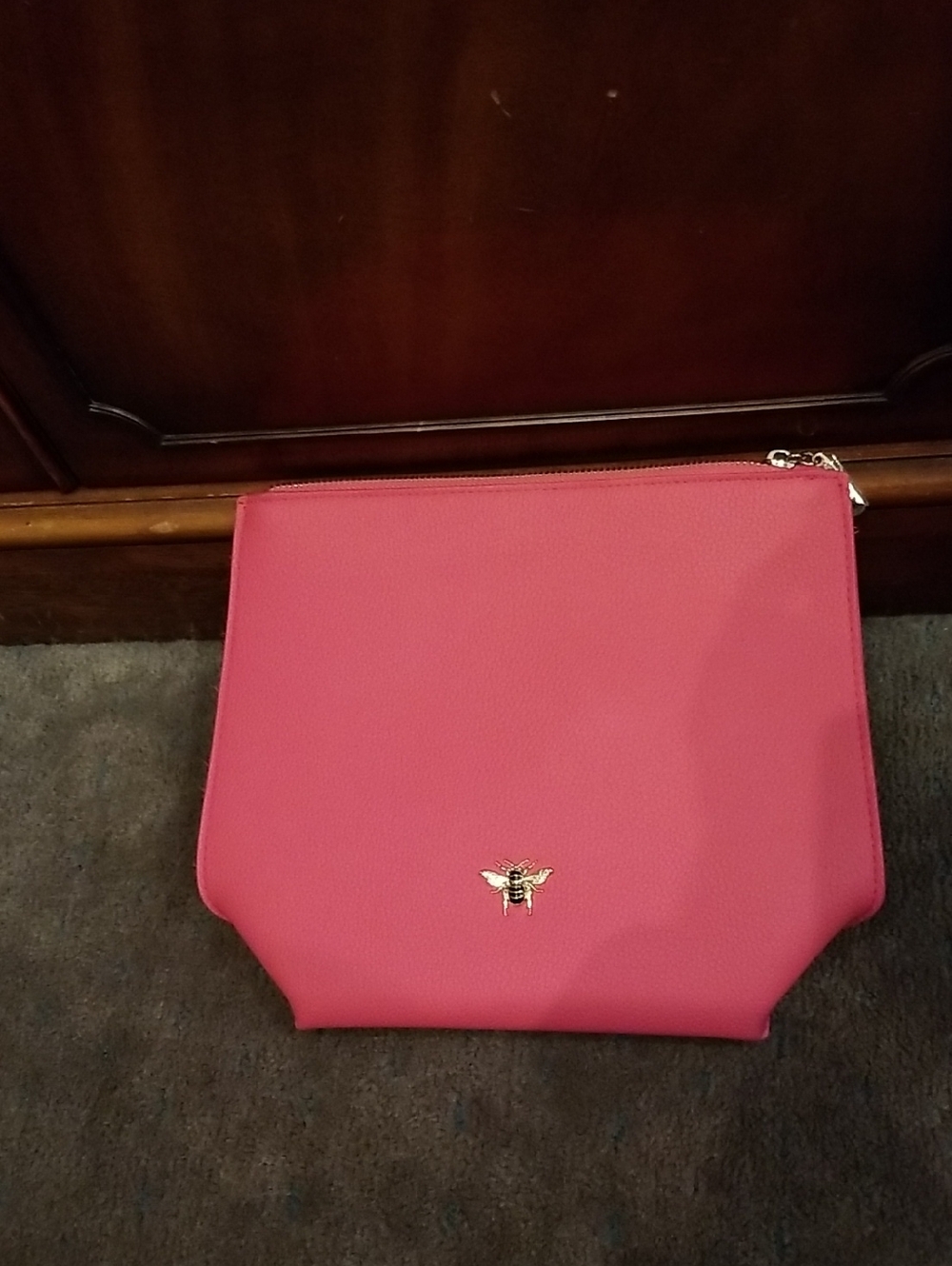 Pink Women's  Leather Zip Pouch with Bee Accent!  BUZZZZZZZZZZZZ!!!